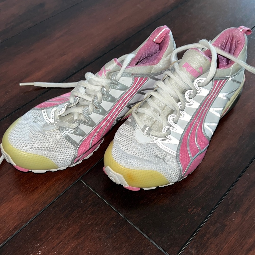 Women’s Puma lightly worn